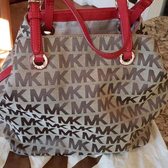Michael Kors Monogram Bag - Red & Brown - Picture 2 of 8